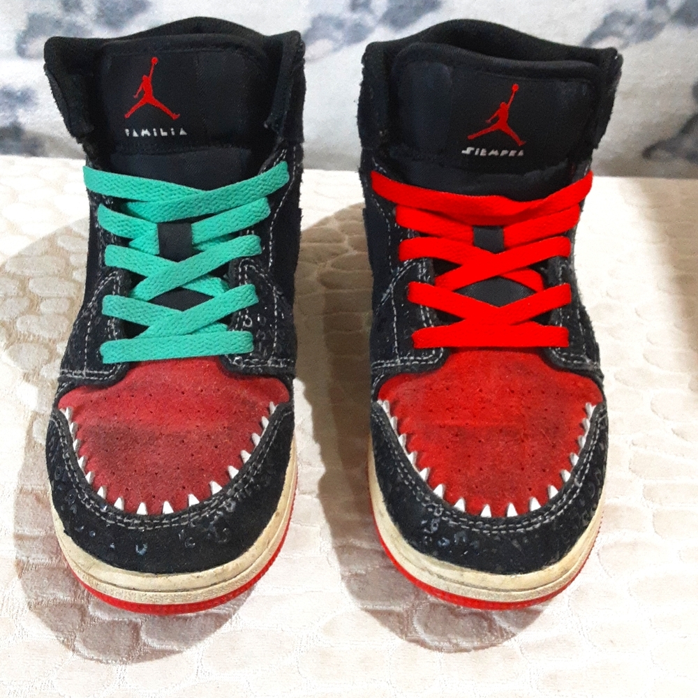 Boys sneakers